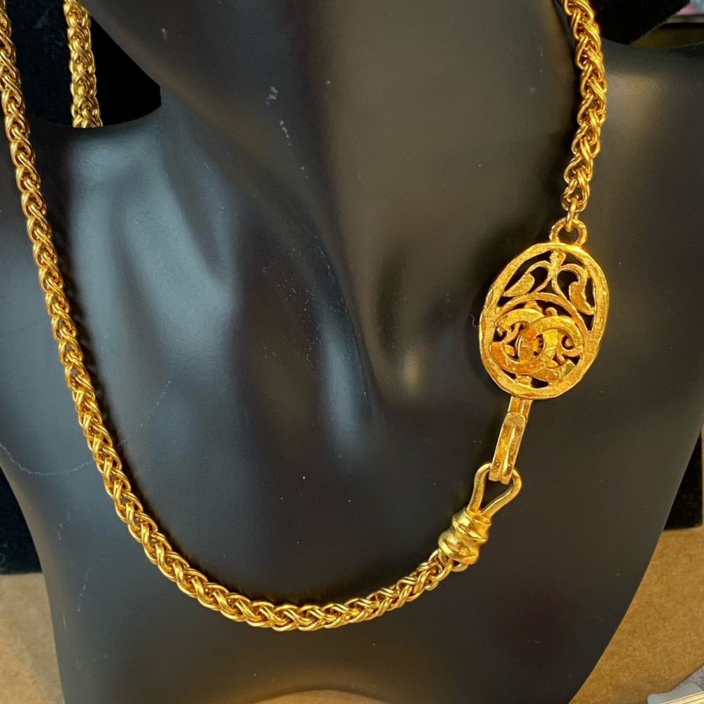 5 CHANEL Belt/Necklace